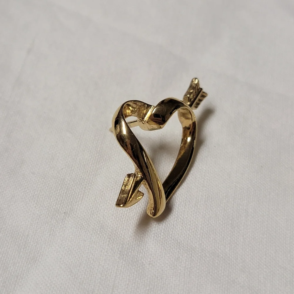 Vintage 1983 Love Struck Tac Pin Gold Tone Avon Valentine's Day Heart w/ Arrow